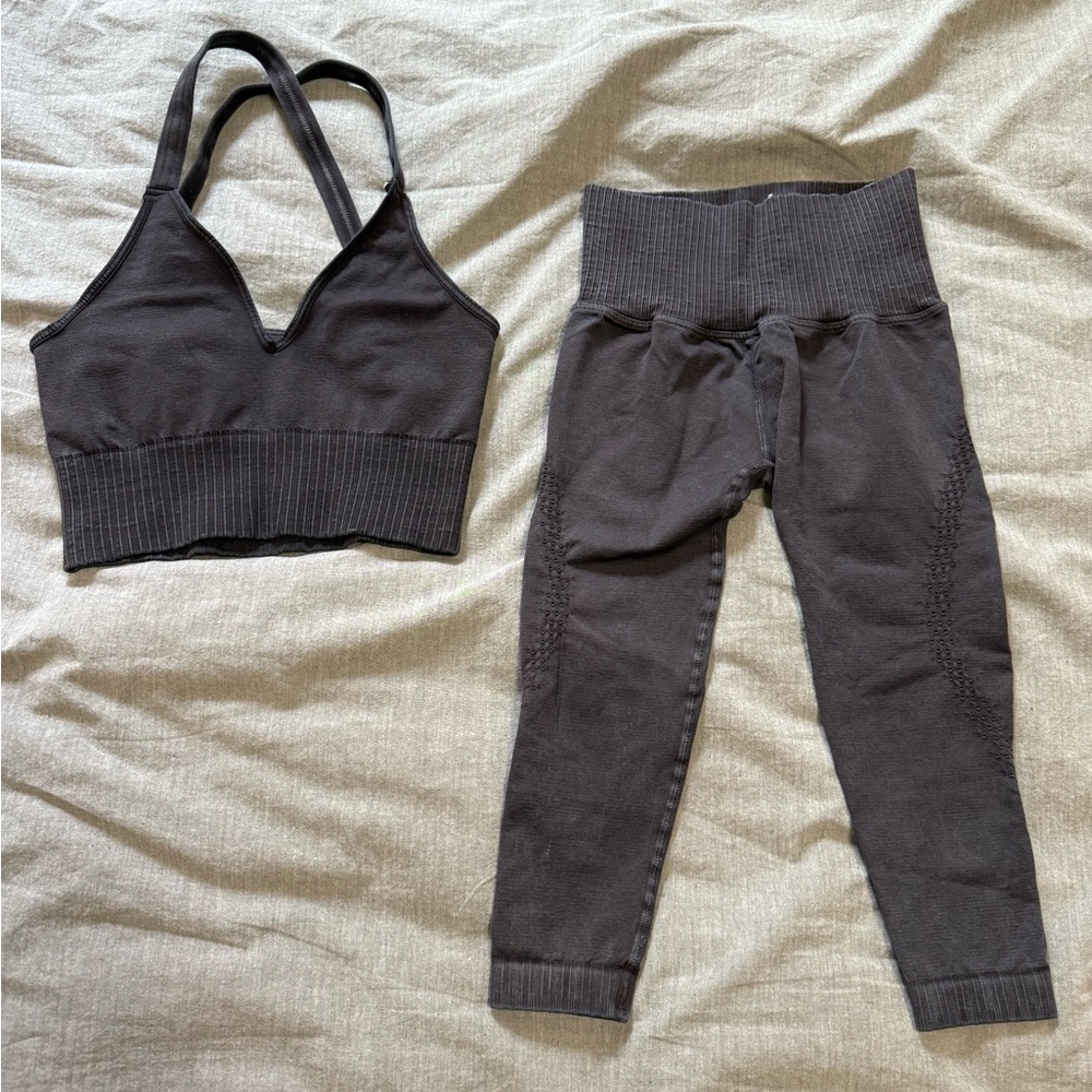 free people movement good karma set Xs/S Crop Tank And Leggings charcoal